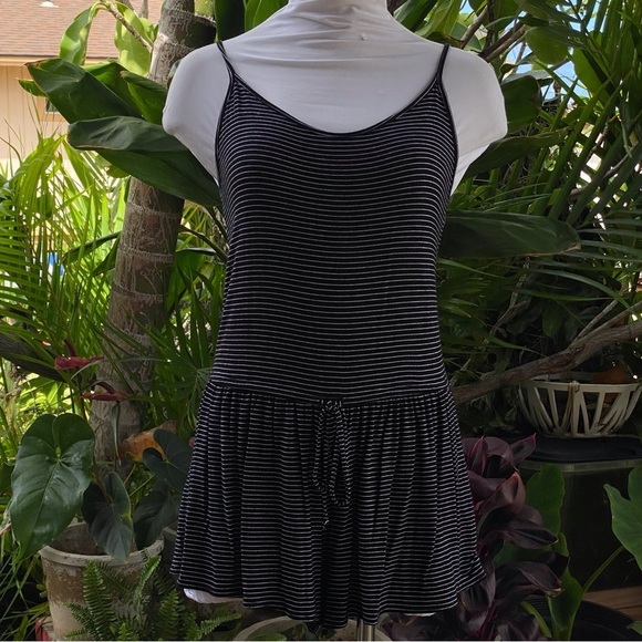6 for $20♥️ Old Navy romper with black and white stripes - Picture 5 of 7